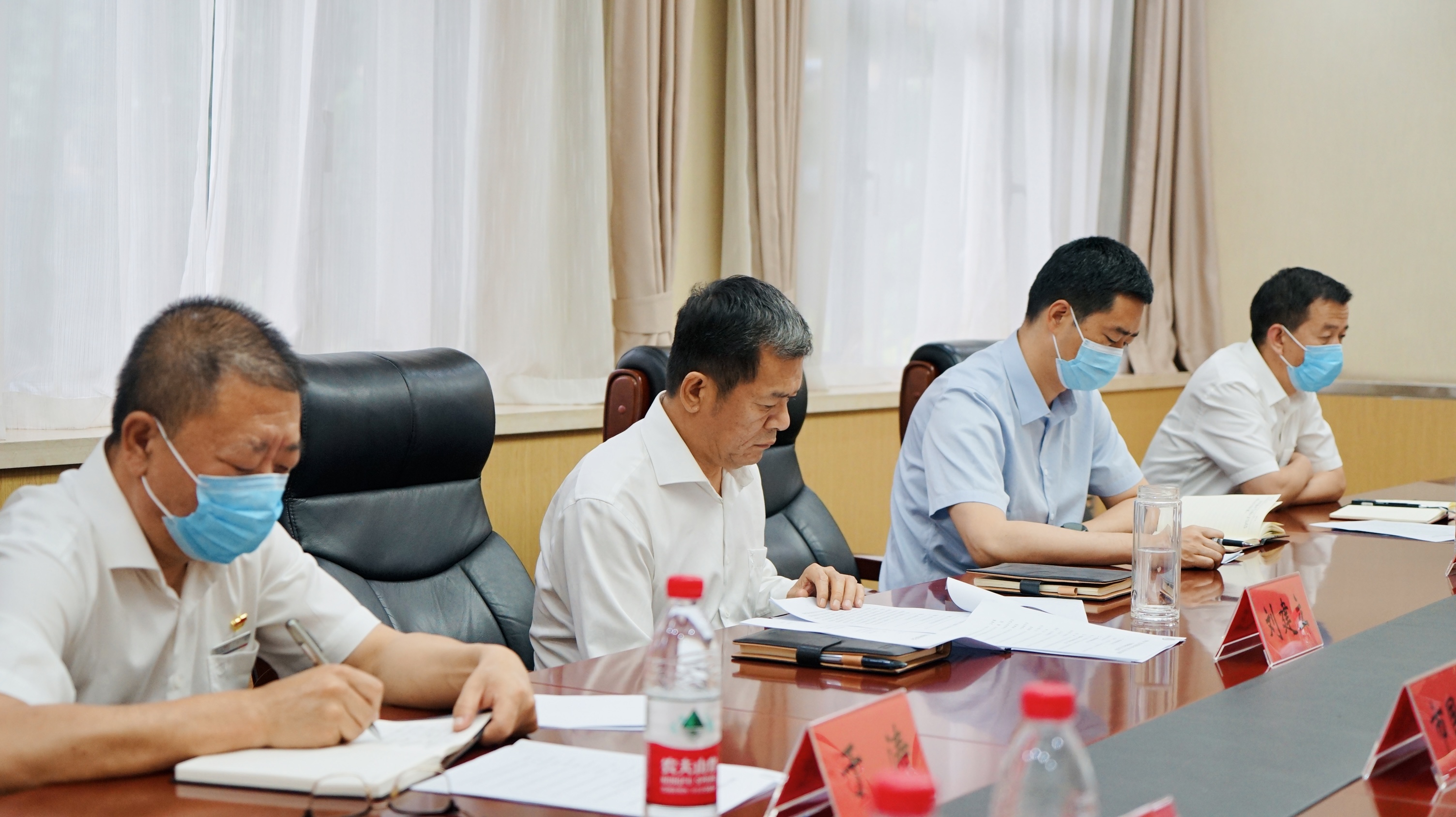 石家庄仲裁委员会、市国资委联合召开“优化营商环境 助力企业发展”专题座谈会