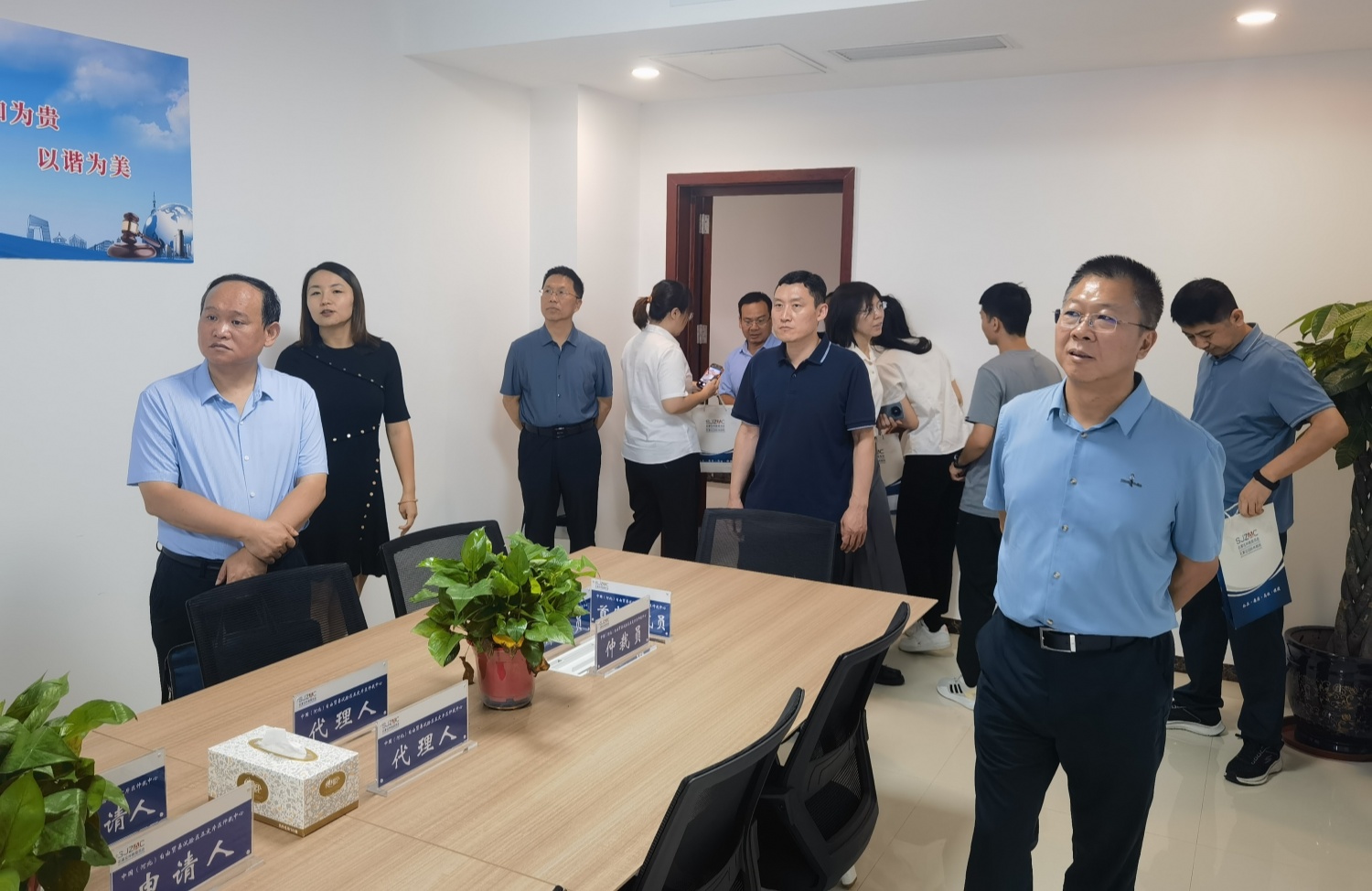 省人社厅二级巡视员梁存鑫一行到正定片区仲裁中心调研